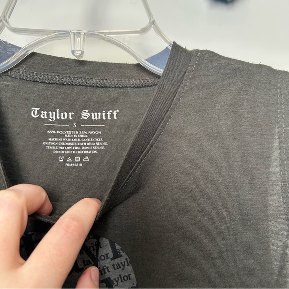 Taylor Swift Reputation Tour Snake Olive Green Tank Top - Picture 5 of 7